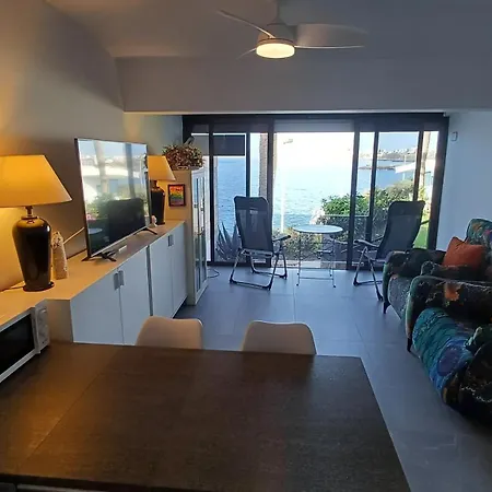 Uno - Front Line Of Ocean Apartamento *