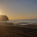 Uno - Front Line Of Ocean