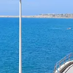 Uno - Front Line Of Ocean *